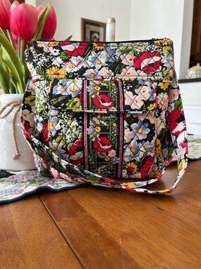 Vera Bradley 🌸💐 Poppy Fields Hipster